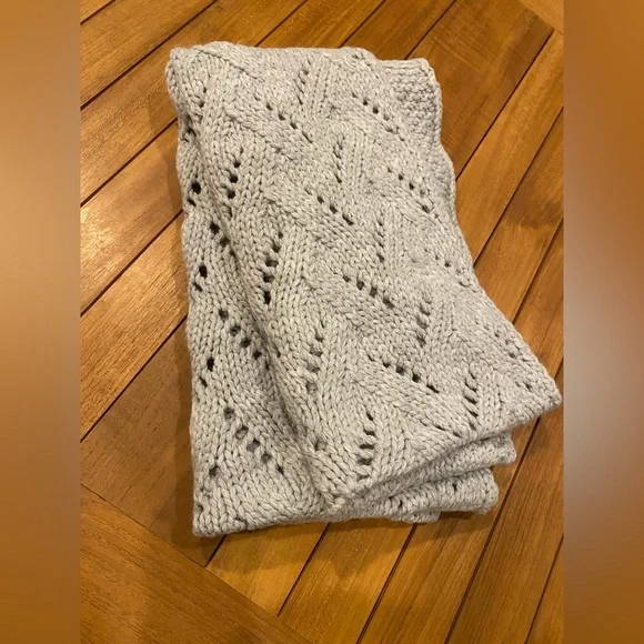 NEW Banana Republic Scarf - Picture 1 of 10